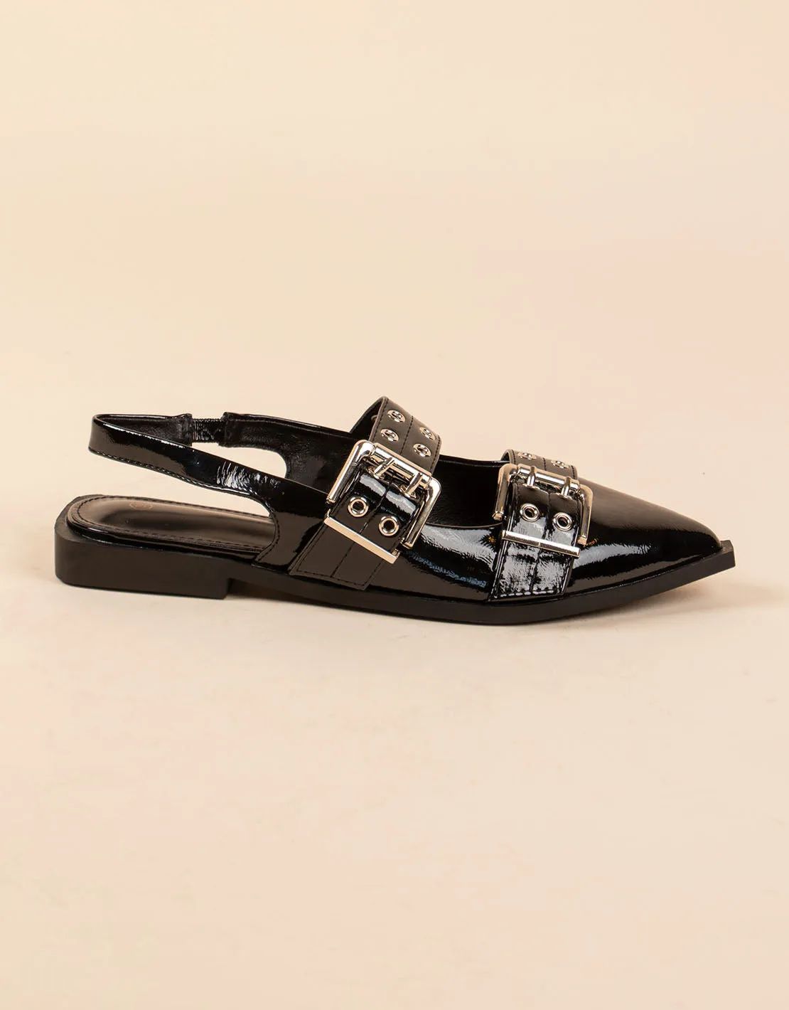 Buckle flats
