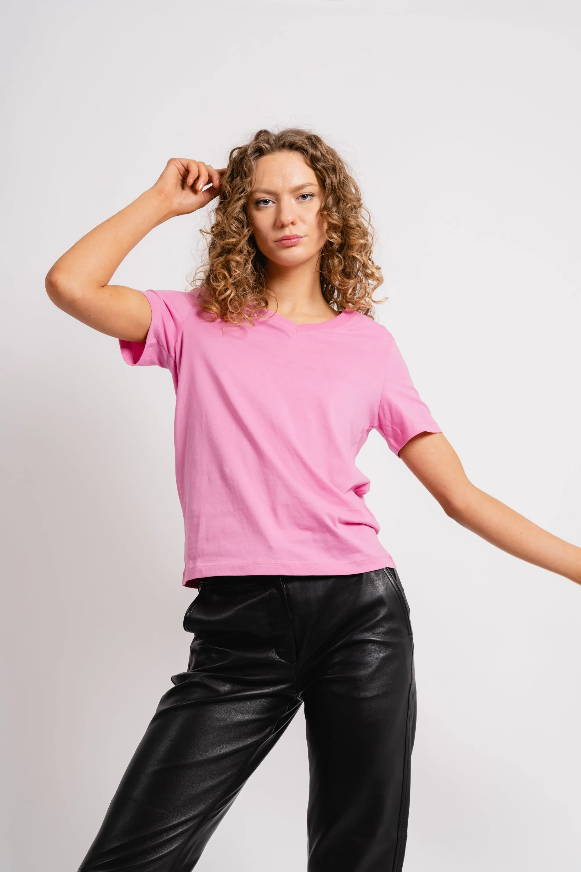 Essential Ss V-Neck Tee - Cyclamen