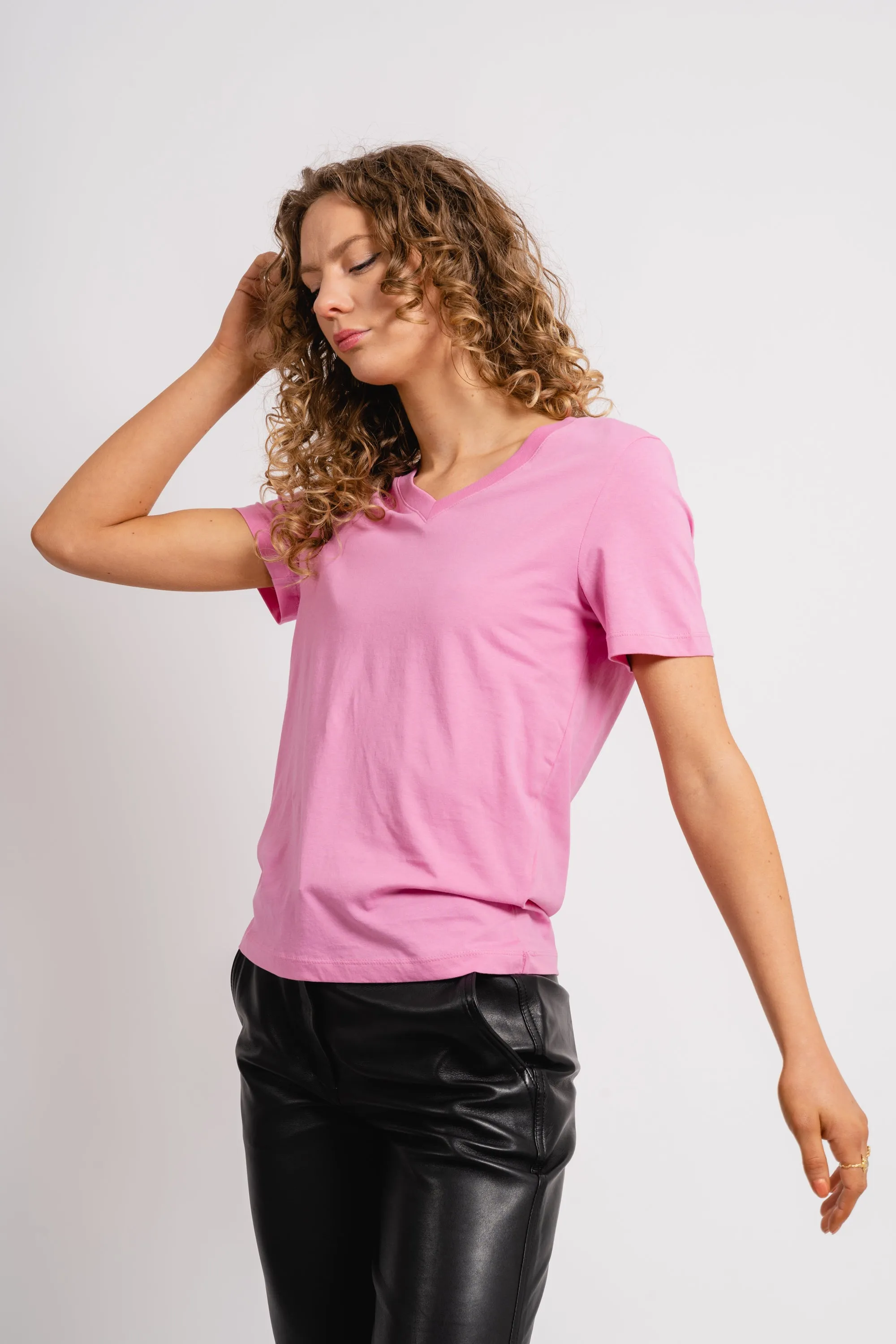 Essential Ss V-Neck Tee - Cyclamen