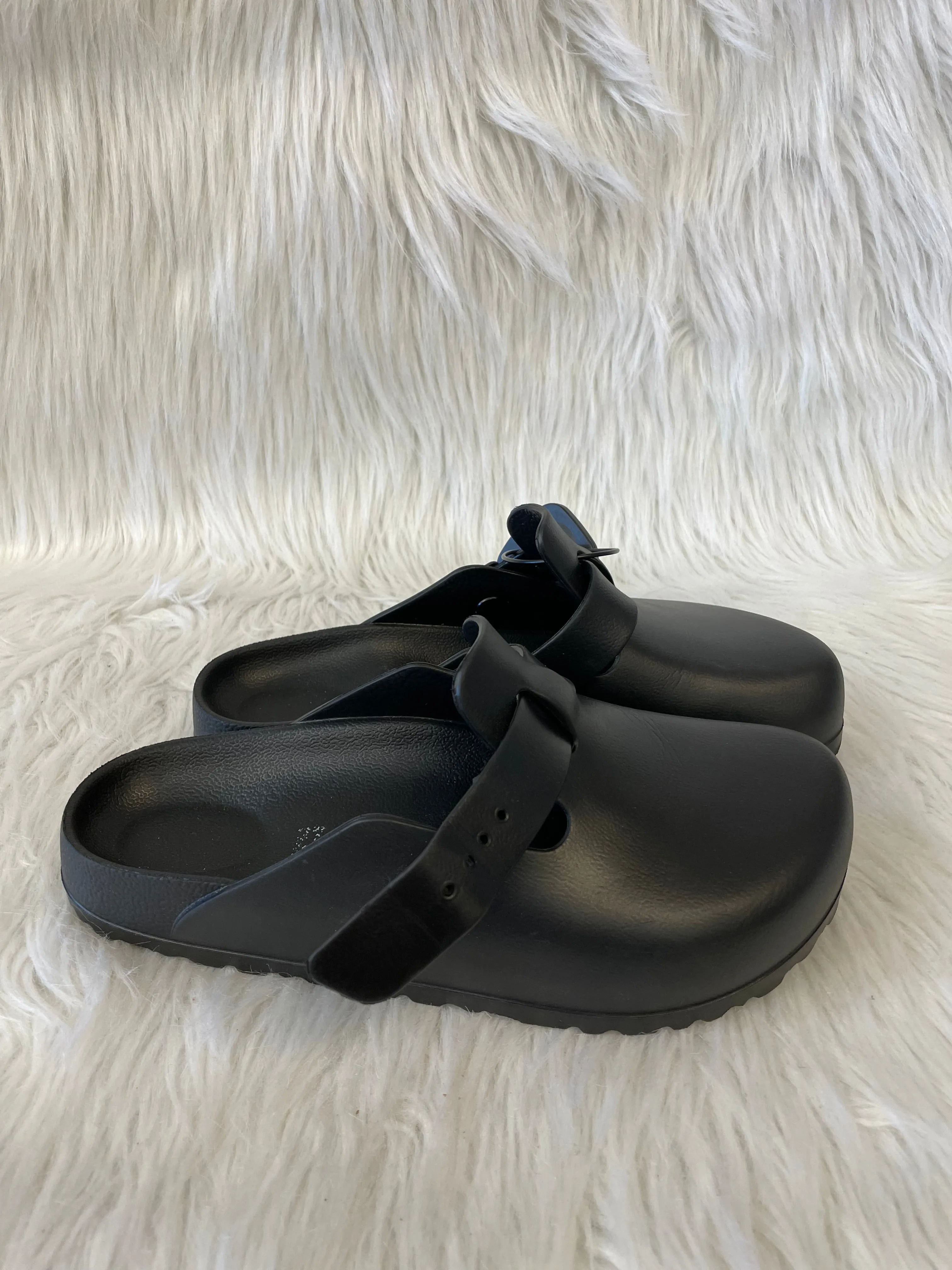 Sandals Flats By Birkenstock In Black, Size: 6.5