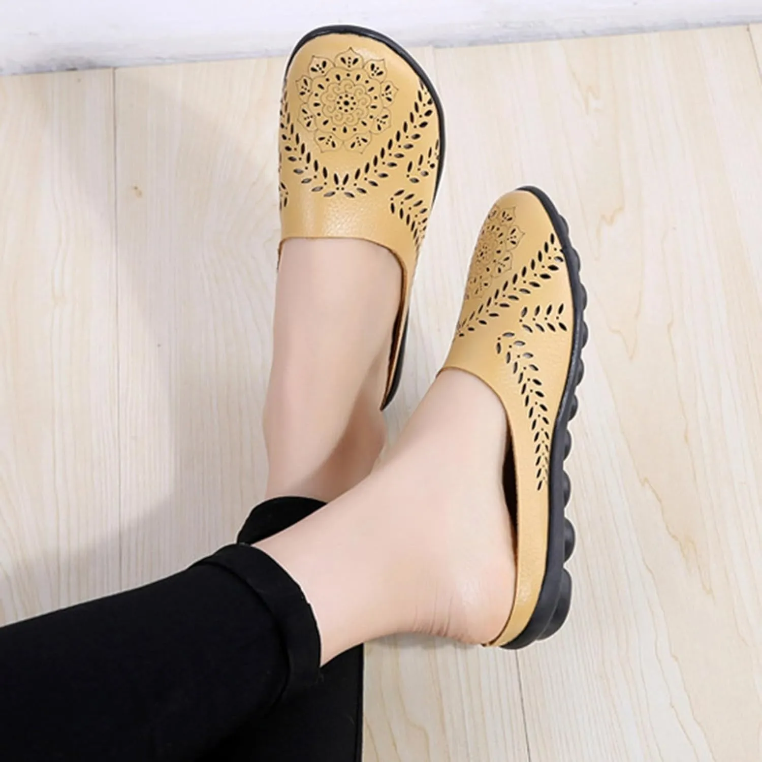 Sandals for Women Summer Breathable Flats Slippers Closed Toe Slip on Sandals Comfortable Dressy Leather Loafer2
