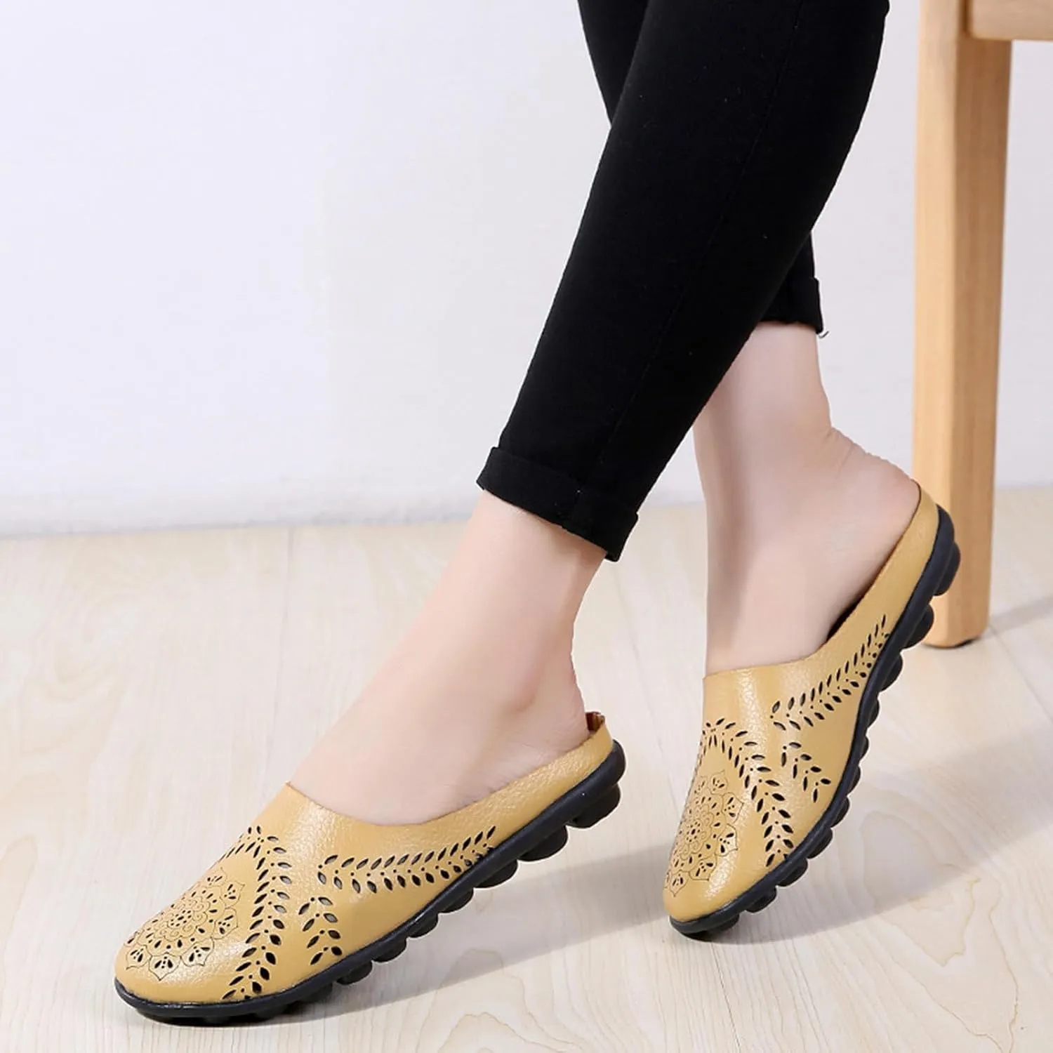 Sandals for Women Summer Breathable Flats Slippers Closed Toe Slip on Sandals Comfortable Dressy Leather Loafer2